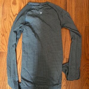 Lululemon long sleeve workout shirt